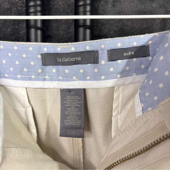 Liz Claiborne Plus Size Mid Rise Shorts Size 16 In Light Tan/Sand New With... - Picture 4 of 12